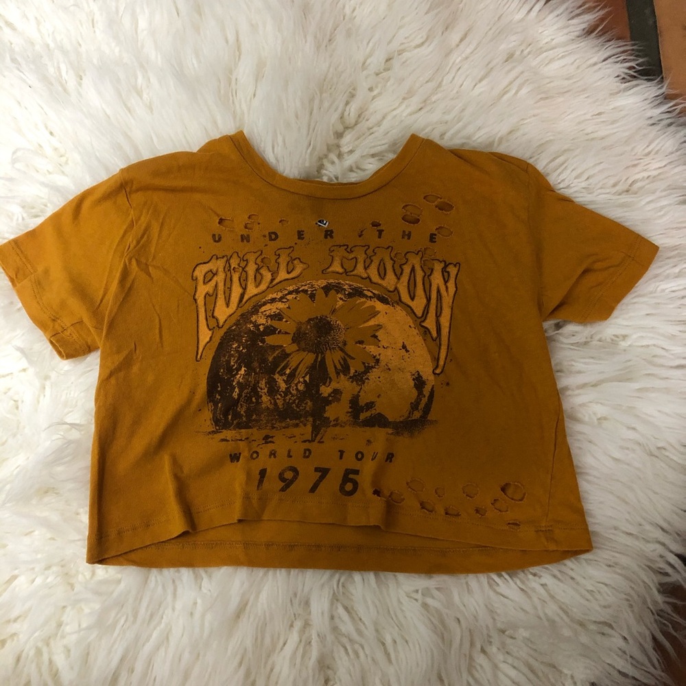 Full moon t shirt with detailing